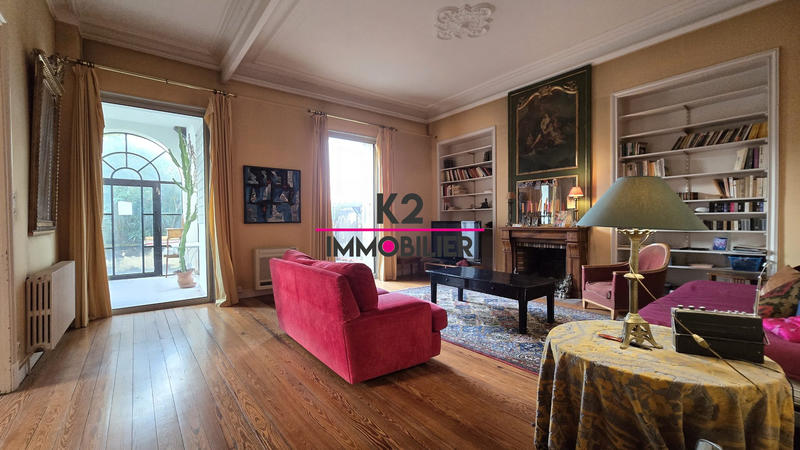 Maison - 258 m² - 7 pièces