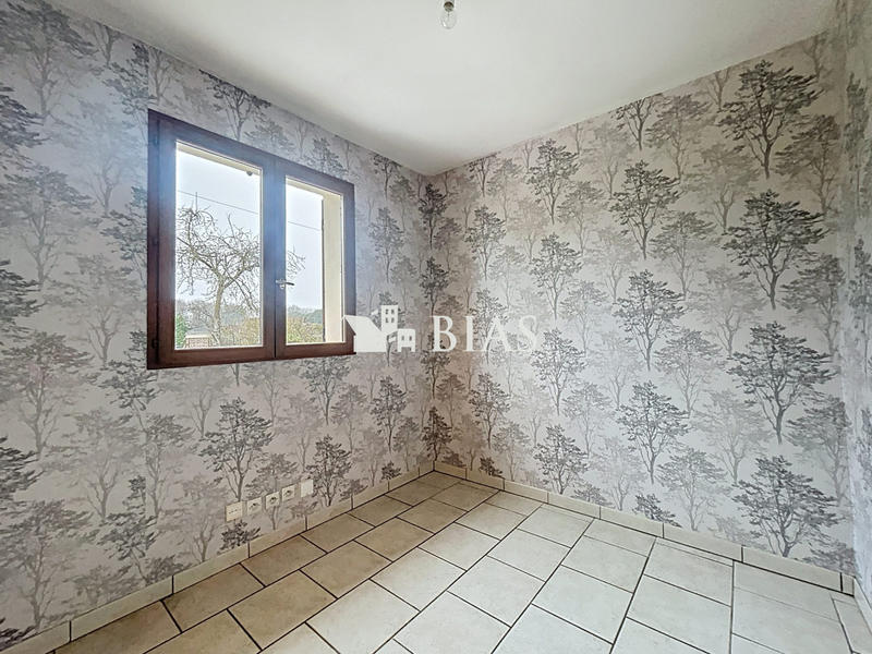 Maison - 90 m² - 5 pièces