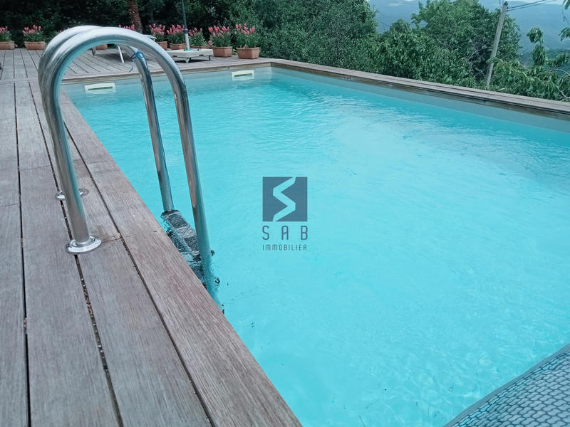 Maison - 113 m² - 5 pièces