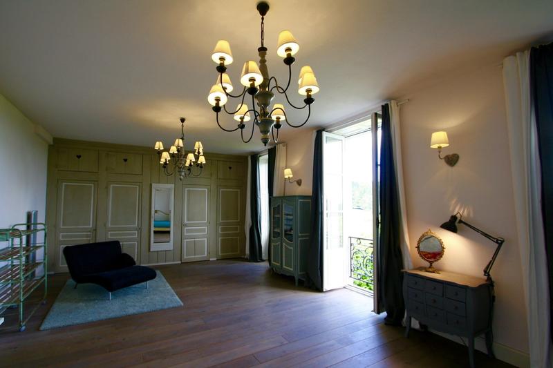 Château - 750 m² - 10 pièces