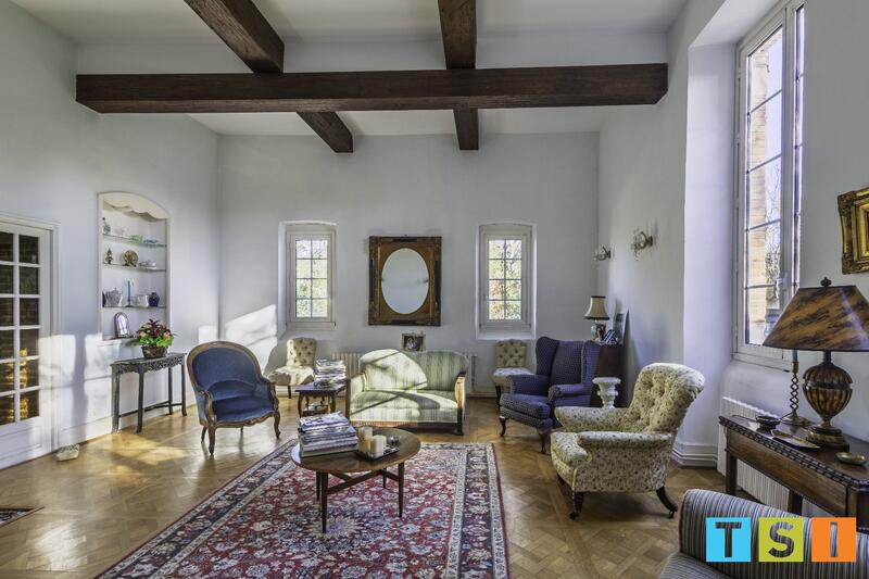 Maison - 250 m² - 7 pièces