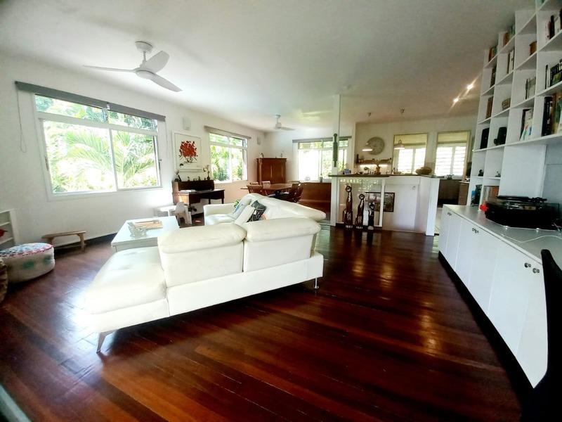 Villa - 257 m² - 9 pièces