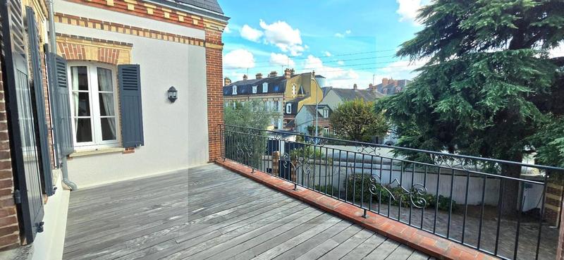 Hôtel particulier - 300 m² - 10 pièces