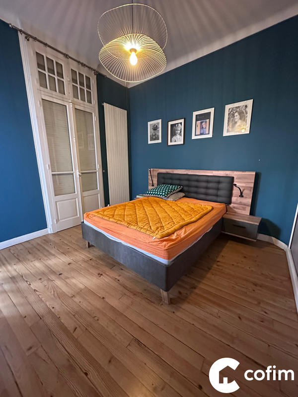 Maison - 210 m² - 8 pièces