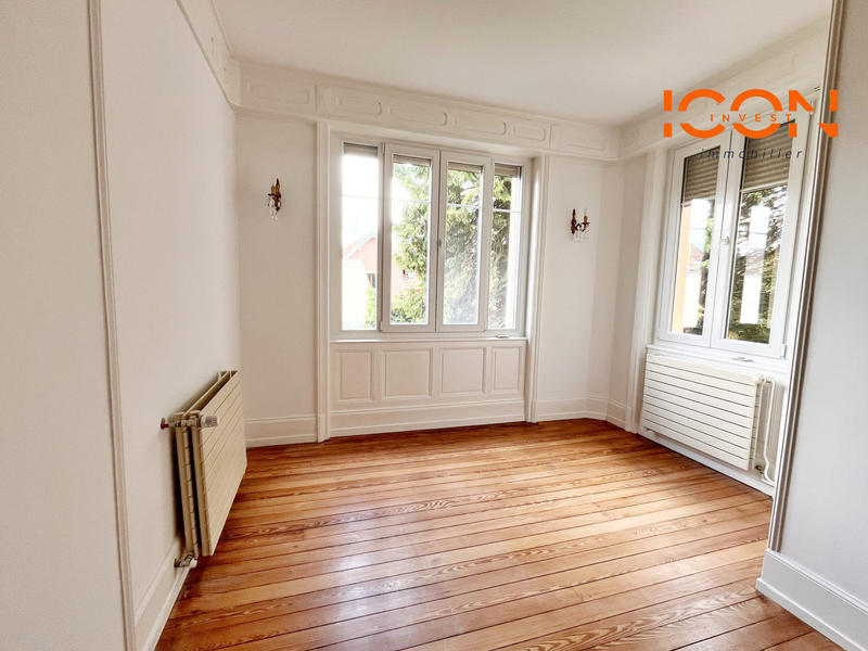 Maison - 217 m² - 8 pièces