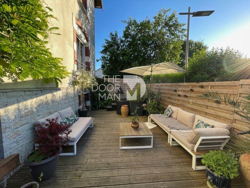 Demeure - 192 m² - 5 pièces