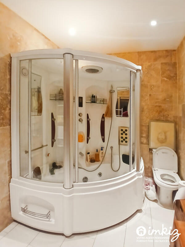 Maison - 226 m² - 6 pièces