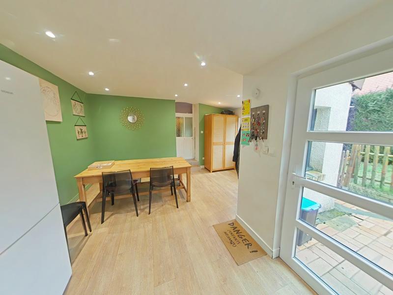 Maison - 102 m² - 4 pièces