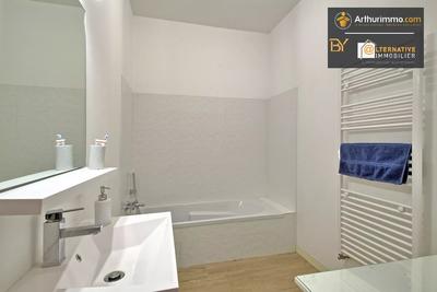 Maison - 205 m² - 8 pièces