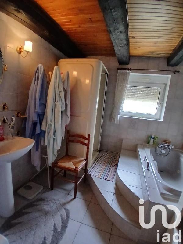 Maison - 220 m² - 8 pièces