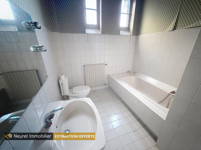 Maison - 277 m² - 12 pièces