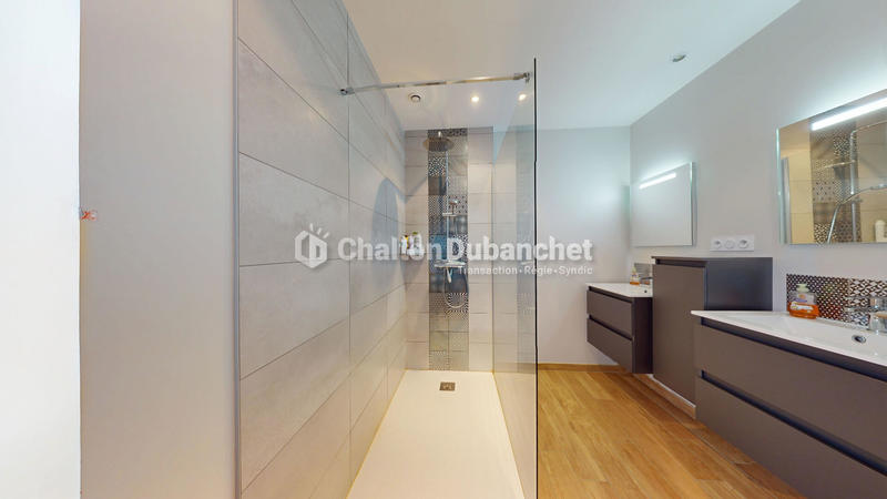 Maison - 163 m² - 7 pièces