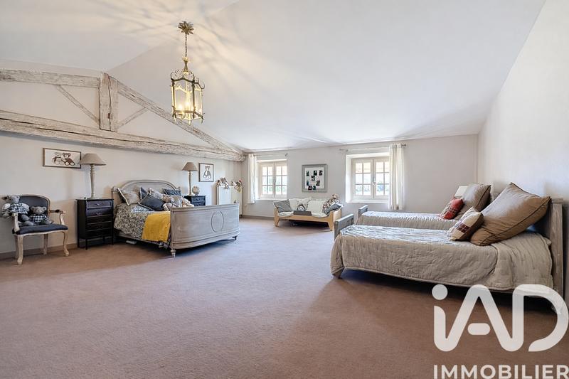 Maison - 350 m² - 12 pièces