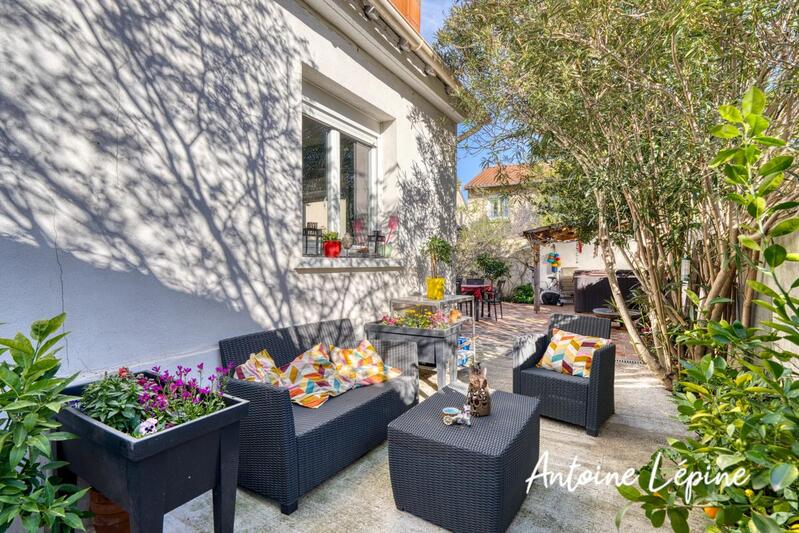 Pavillon - 152 m² - 6 pièces