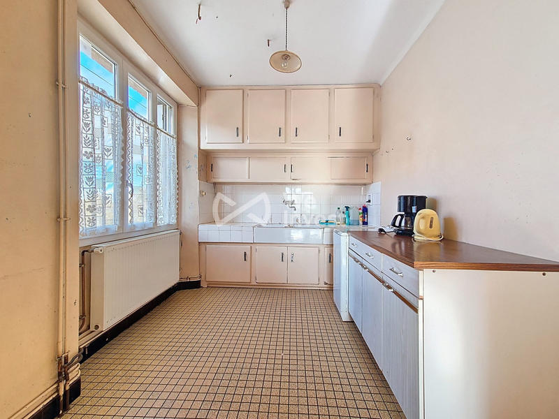 Maison traditionnelle - 148 m² - 8 pièces