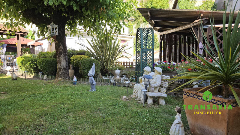 Maison ancienne - 313 m² - 13 pièces