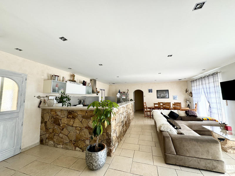 Villa - 200 m² - 7 pièces