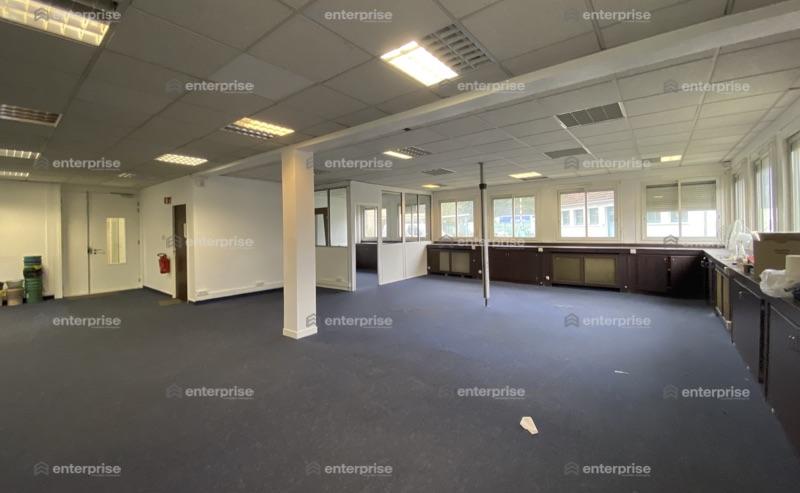 Bureau - 696 m²