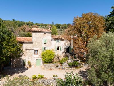 Mas - 188 m² - 4 pièces