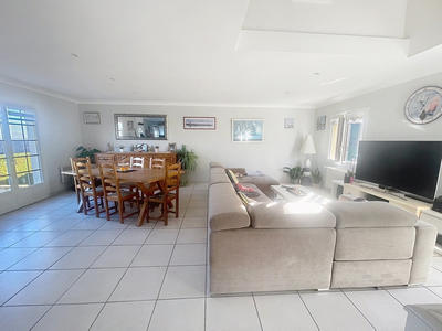 Maison - 97 m² - 7 pièces