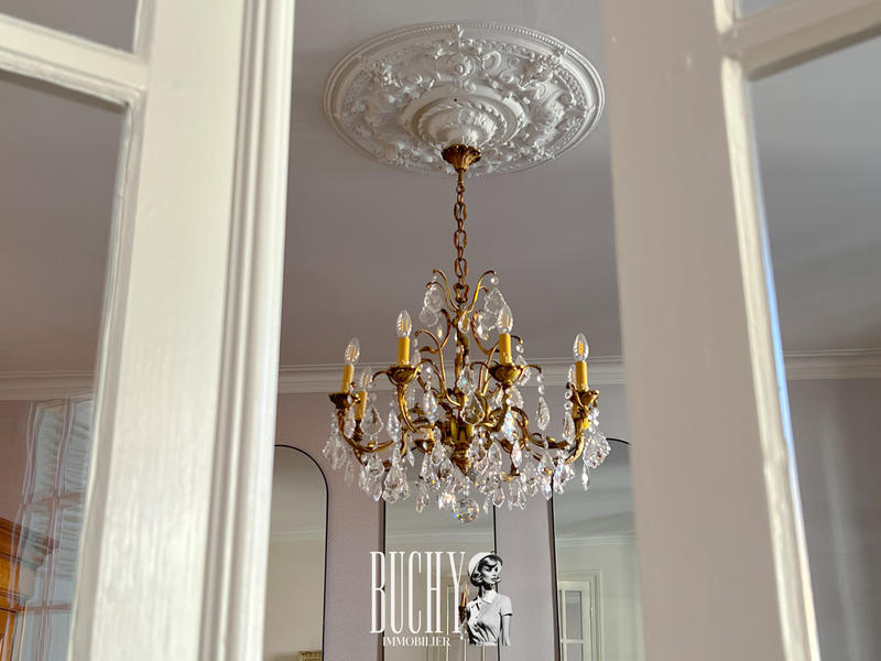 Maison - 243 m² - 13 pièces