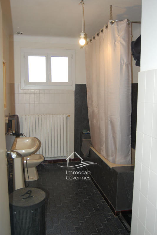 Maison - 99 m² - 4 pièces