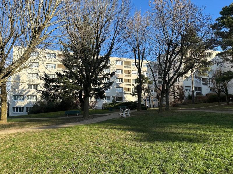 Appartement - 84 m² - 4 pièces