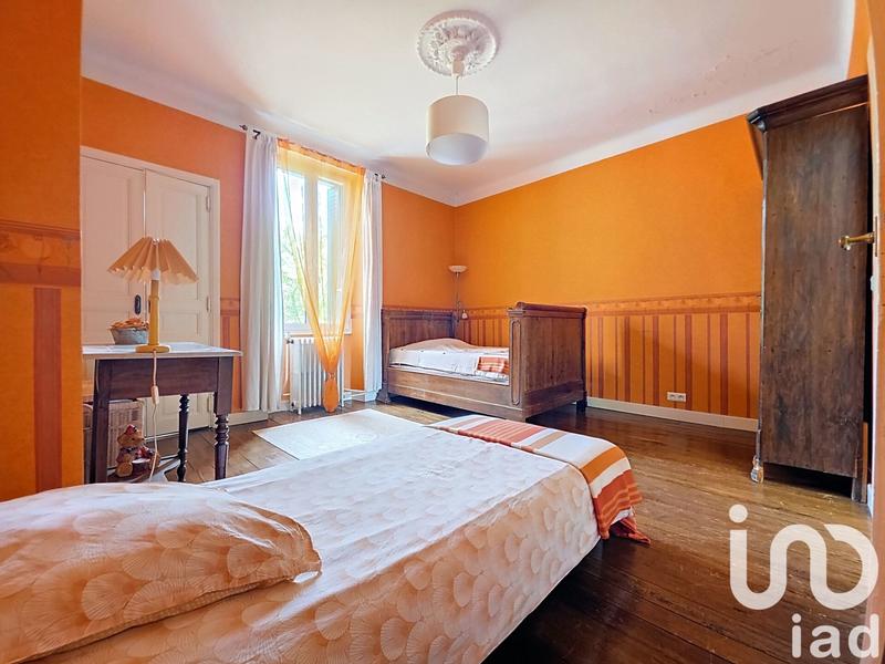 Maison - 217 m² - 9 pièces