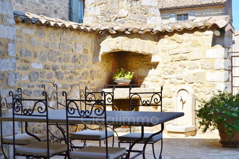 Maison en pierre - 235 m² - 9 pièces