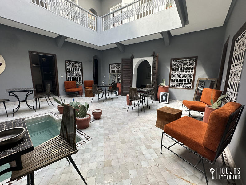 Maison - 350 m² - 7 pièces