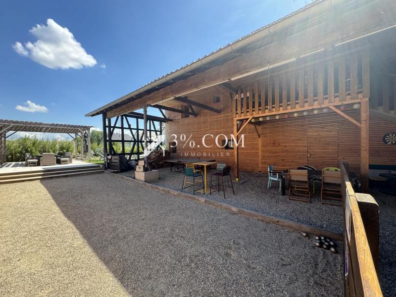 Demeure - 251 m² - 8 pièces