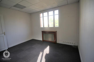 Bureau - 70 m² - 4 pièces