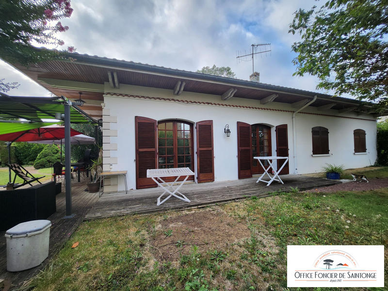 Maison traditionnelle - 185 m² - 8 pièces