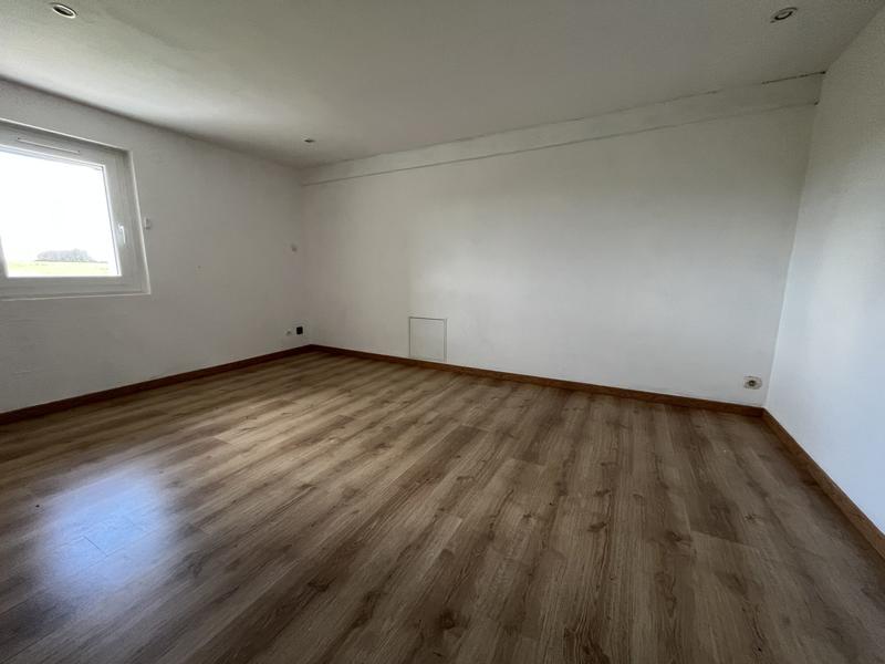 Maison - 220 m² - 7 pièces