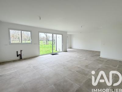 Maison - 122 m² - 5 pièces