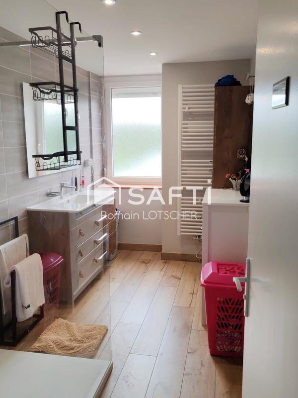 Maison - 240 m² - 6 pièces