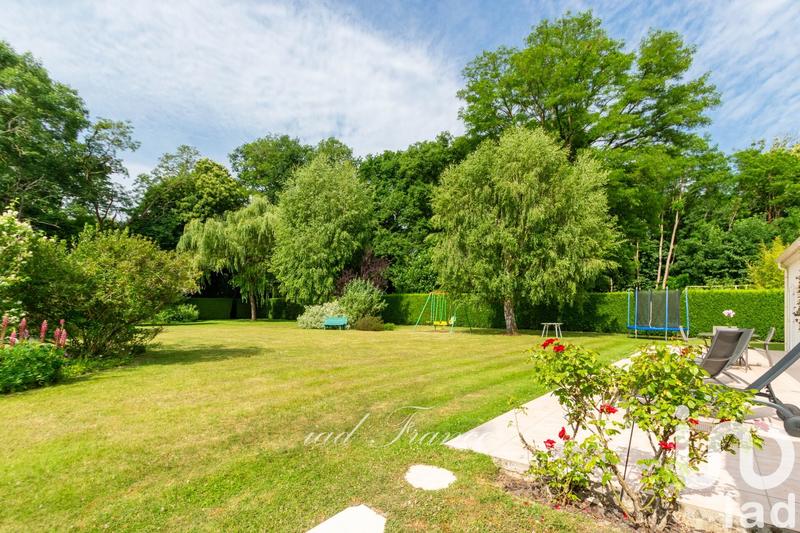 Maison - 246 m² - 9 pièces