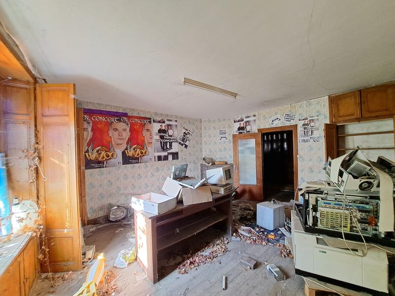 Maison - 300 m² - 4 pièces