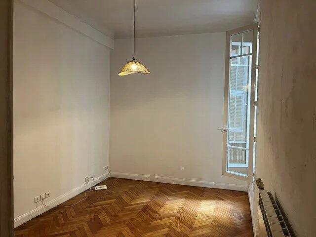 Bureau - 75 m² - 4 pièces