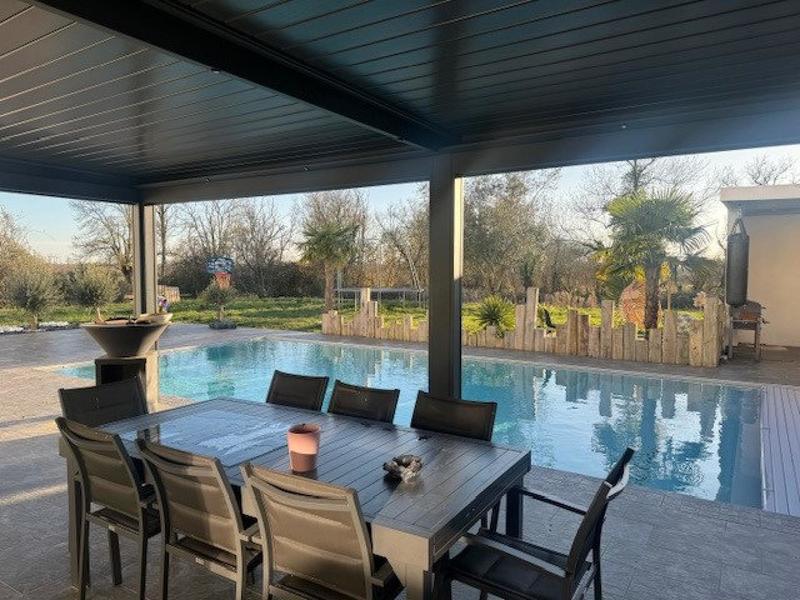 Maison - 225 m² - 10 pièces