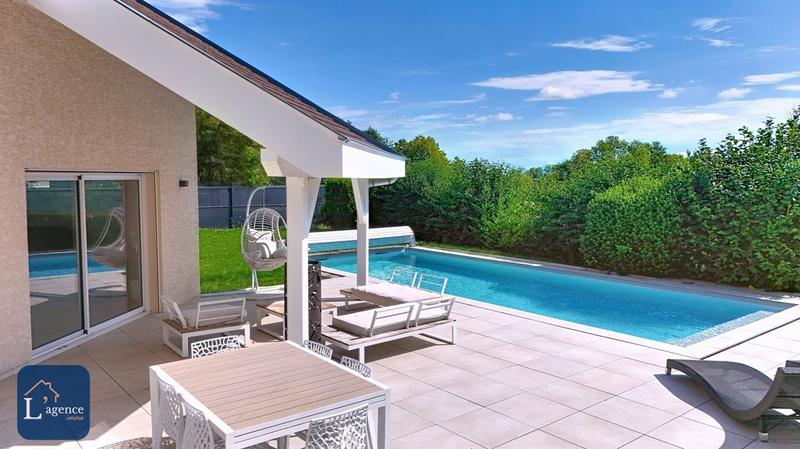 Maison - 258 m² - 8 pièces