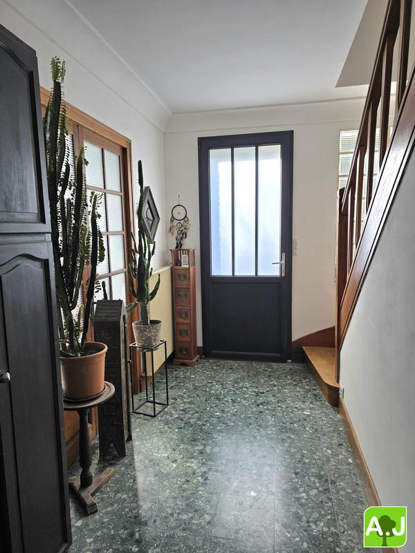 Maison traditionnelle - 131 m² - 6 pièces