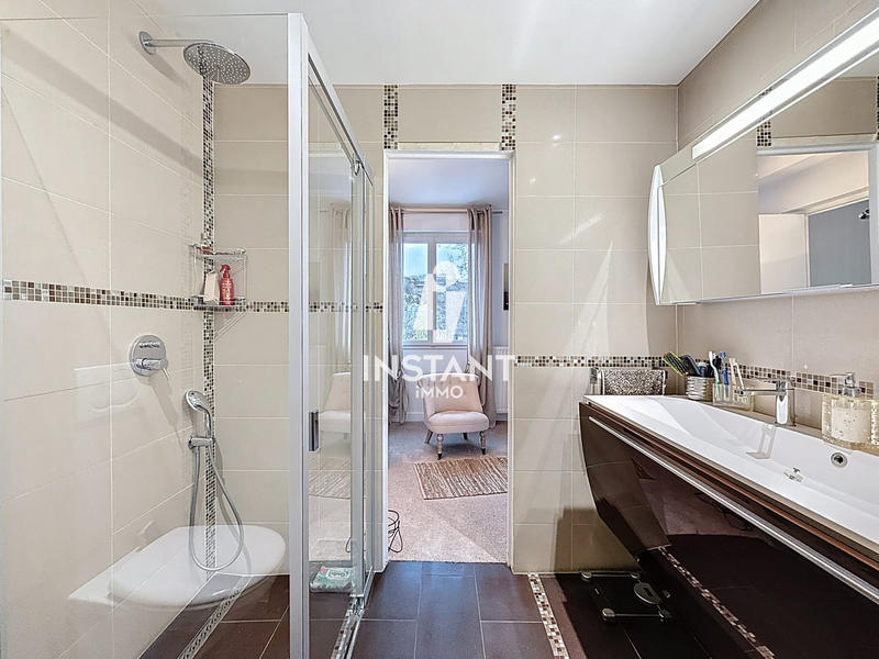 Maison - 179 m² - 6 pièces