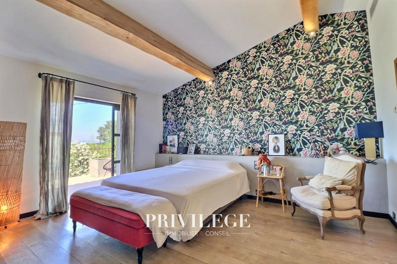 Villa - 315 m² - 6 pièces