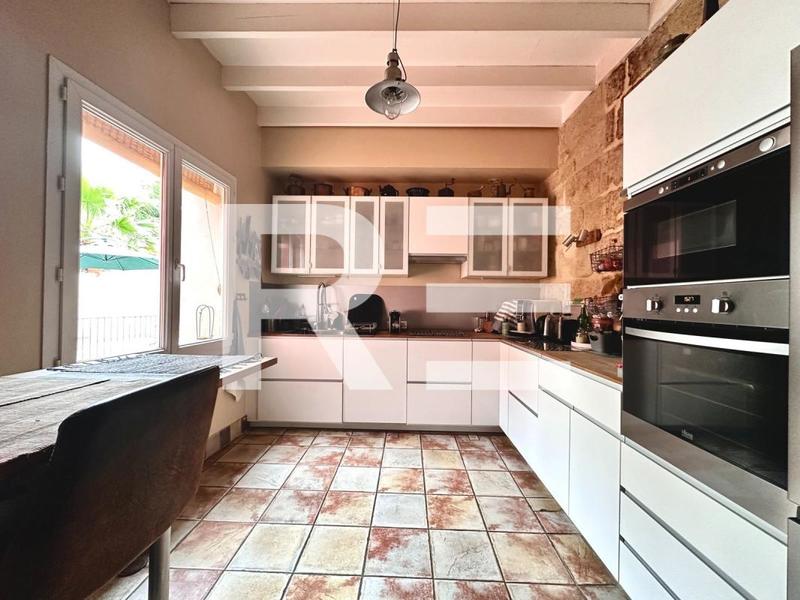 Maison de village - 220 m² - 7 pièces