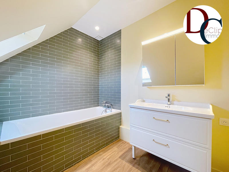 Maison - 137 m² - 5 pièces