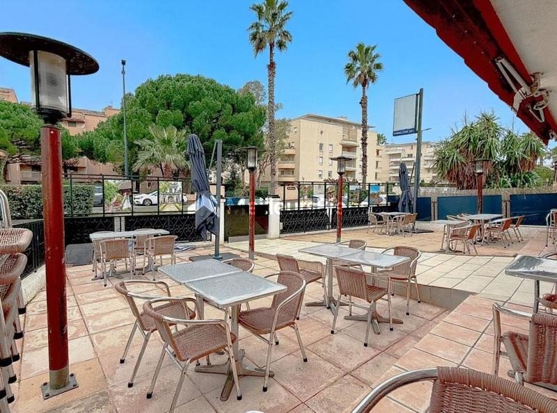 Local commercial - 202 m² - 4 pièces