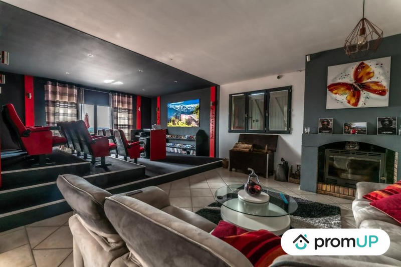 Maison traditionnelle - 380 m² - 10 pièces