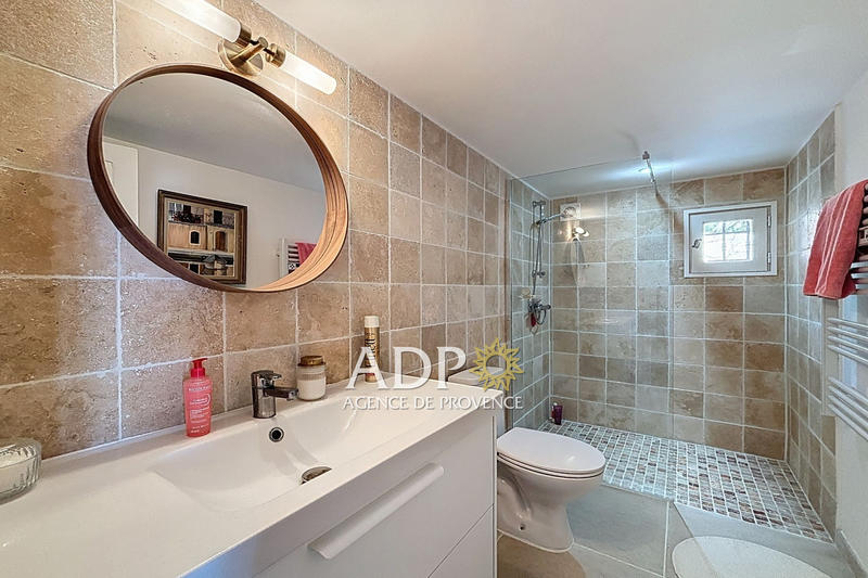 Maison - 218 m² - 8 pièces