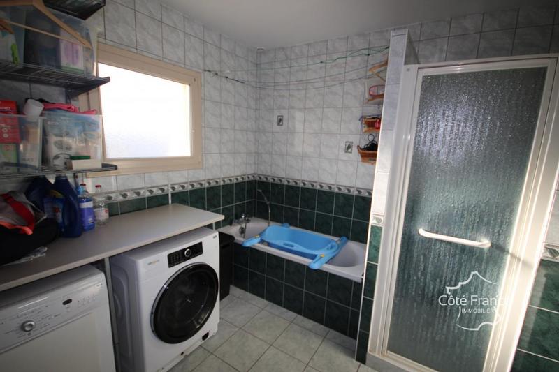 Maison - 212 m² - 9 pièces